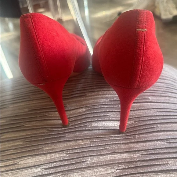 14th & Union Vibrant Red Heels - Picture 3 of 5